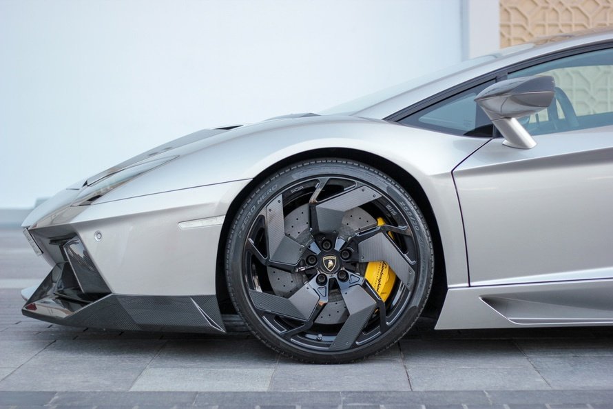 MobileAutoshine's tweet photo. Imagine cruising around town in this monster #Lamborghini https://t.co/KSaosRxL1W
