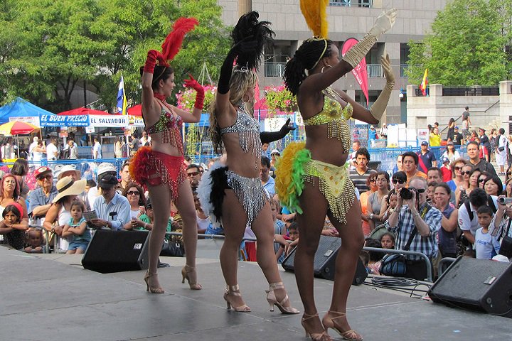 torontodotcom's tweet photo. #HispanicFiesta, feat splendid sounds, tempting treats & colourful culture takes over #Toronto's Mel Lastman Square: https://t.co/dkqqJmzjv9 https://t.co/WE0NaiFDep