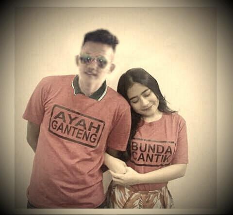 ChuttAhoy's tweet photo. Bareng Bunda Cantikk😙😘😍Kalem Cuma Editan ko✌😂
#Joness! https://t.co/a6Nz989wDv