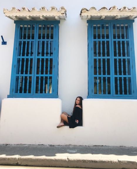 Camilafkk's tweet photo. Y cuando finjo desinterés en ti, es ahí cuando más te quiero.🌺💙 https://t.co/MhMAeWPCFv