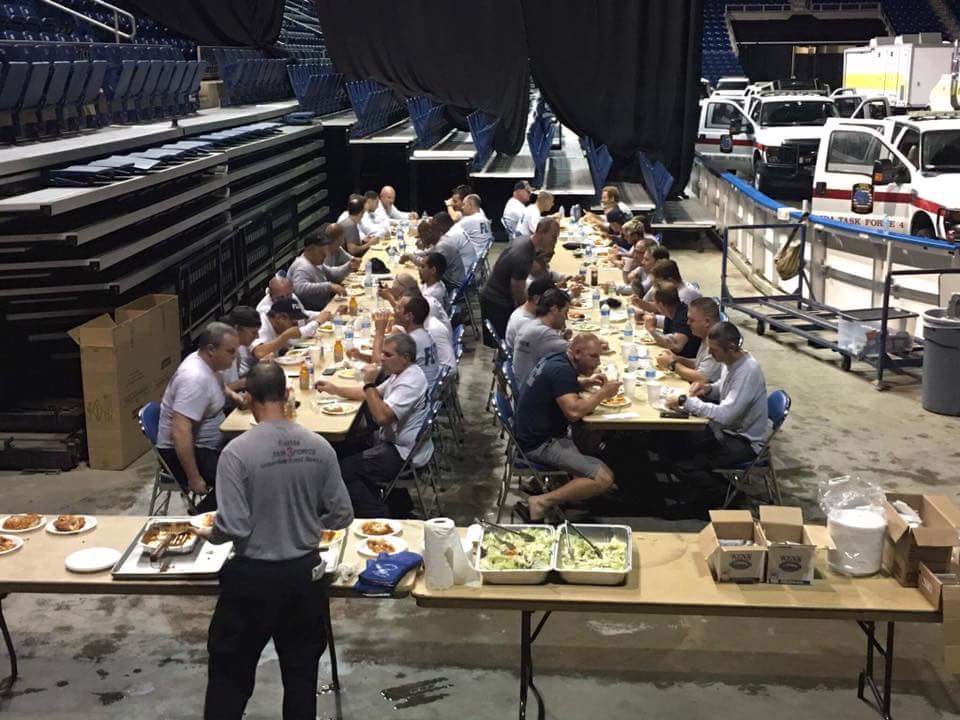 FLDFS's tweet photo. #FL's search & rescue teams saved many lives! They bravely performed nearly 900 rescues in #TX & they're headed back home! Safe travels! 👍🏽 https://t.co/EJO0CrrP12