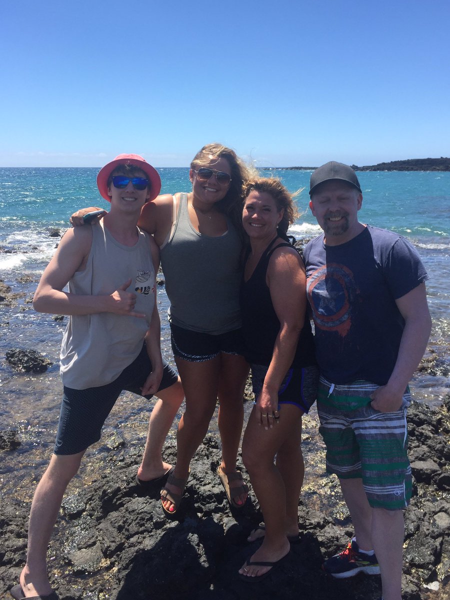 HSBCourrier's tweet photo. Missing these faces!! @maddie_courrier @whiteboysoy https://t.co/nrrio3hRc9