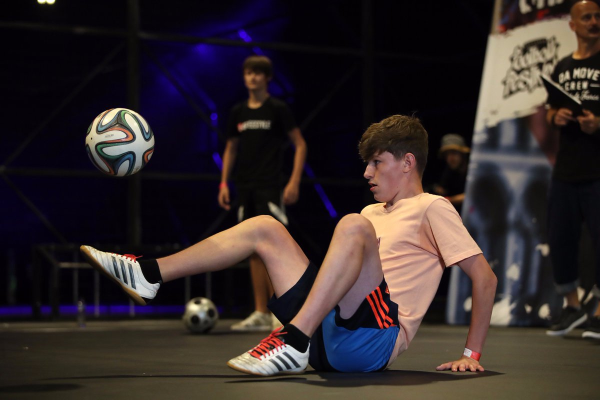 SoccerexFF's tweet photo. So many skills... ⚽️👏😮

Catch the finale of the European Freestyle Football Championships LIVE at @goal right now: https://t.co/cGv8SWbuwk https://t.co/NFD7tUk1KR