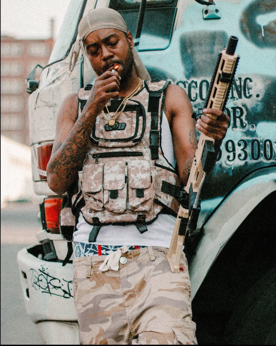 REALprincehyph's tweet photo. #CUTTINUP #UGLYGANG #PORTLANDASTAN #OREGOON https://t.co/eCppLvdEpO