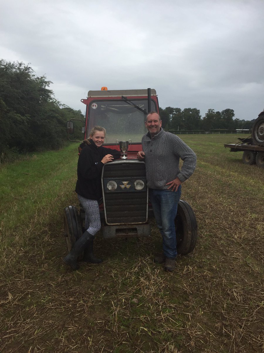 MandyBye18's tweet photo. @antanddec @WoodynFriends Hope you had fun Woody with your cousin Rocky, you both missed a great ploughing match @wewdahs #Ag&amp;Hort #tractorgirl#thisgirlcan#keavybye18 https://t.co/7Gy6ICClEC
