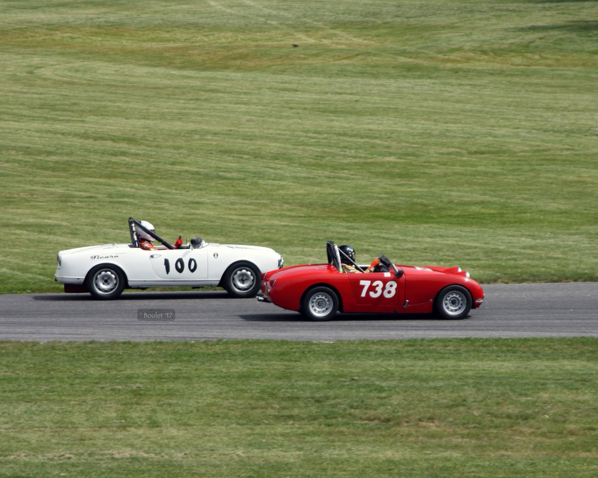 JBracing_handle's tweet photo. Shots of the beautiful cars on track at @limerockpark for their Historic Festival #HF35 https://t.co/WpFG9xmfPp