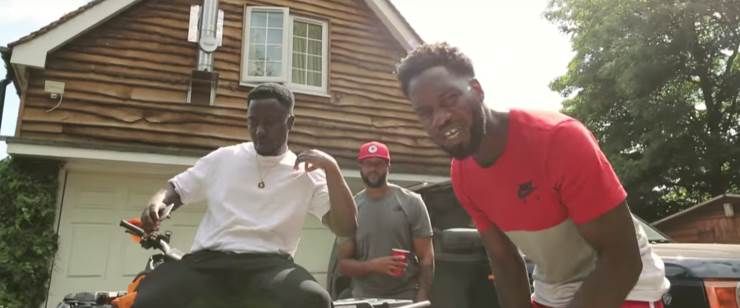 GRMDAILY's tweet photo. 🙌 @1Rxlls &amp; @oscarworldpeace rep for the "Clique" in new video 

➡️ https://t.co/Tm06zyDPJi https://t.co/435fgbZmIz
