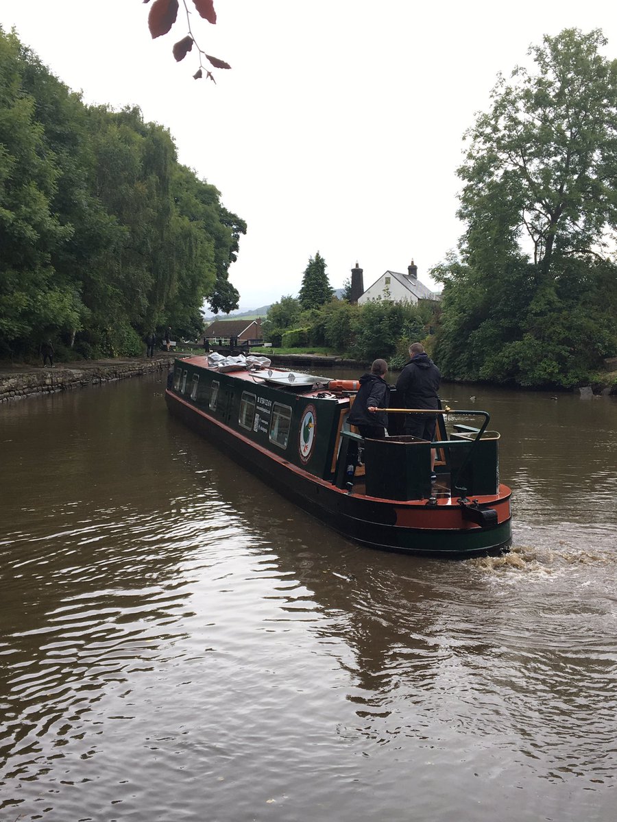 feelgood5ways's tweet photo. Brilliant day spent with family on @duckgossip on @CanalRiverTrust Peak Forest Canal.  Grt way to #beactive #connect #takenotice #wellbeing https://t.co/czTxPZeaX9