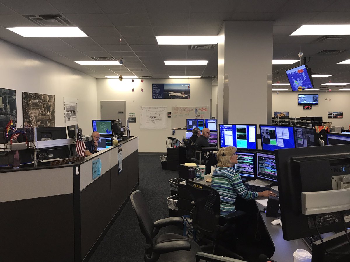 RyanP_UAL's tweet photo. The IAH SOC in action with SOC team members from EWR, DEN &amp; ORD lending a helping hand. #iahstrong #iahsoc #united #beingunited https://t.co/UD0uLVEXAZ