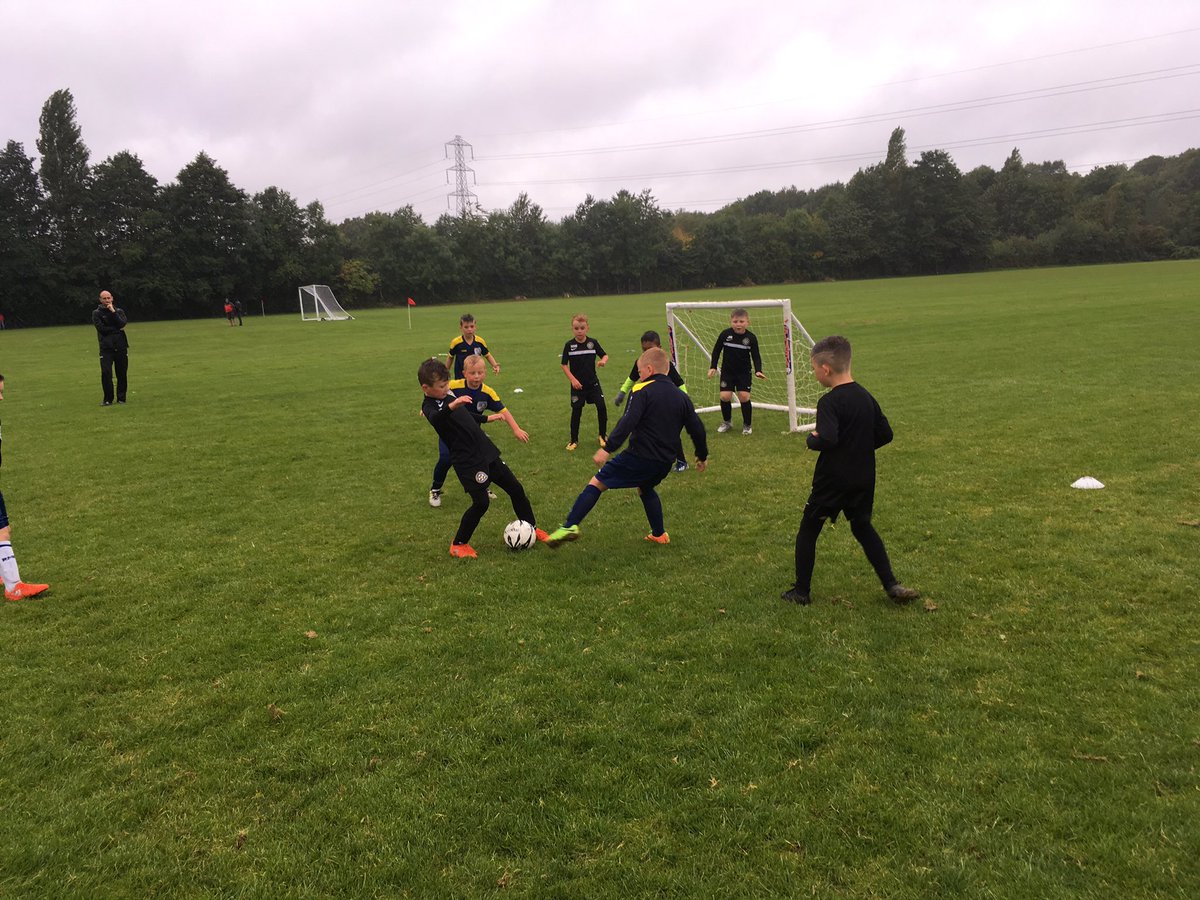 SWEliteSoccer's tweet photo. Thank u for @CoachFrankieB 4 traveling down to us.Some competitive football played across all age groups.Hope you managed 2 get dry after ☔️ https://t.co/XjlAEBwcdl
