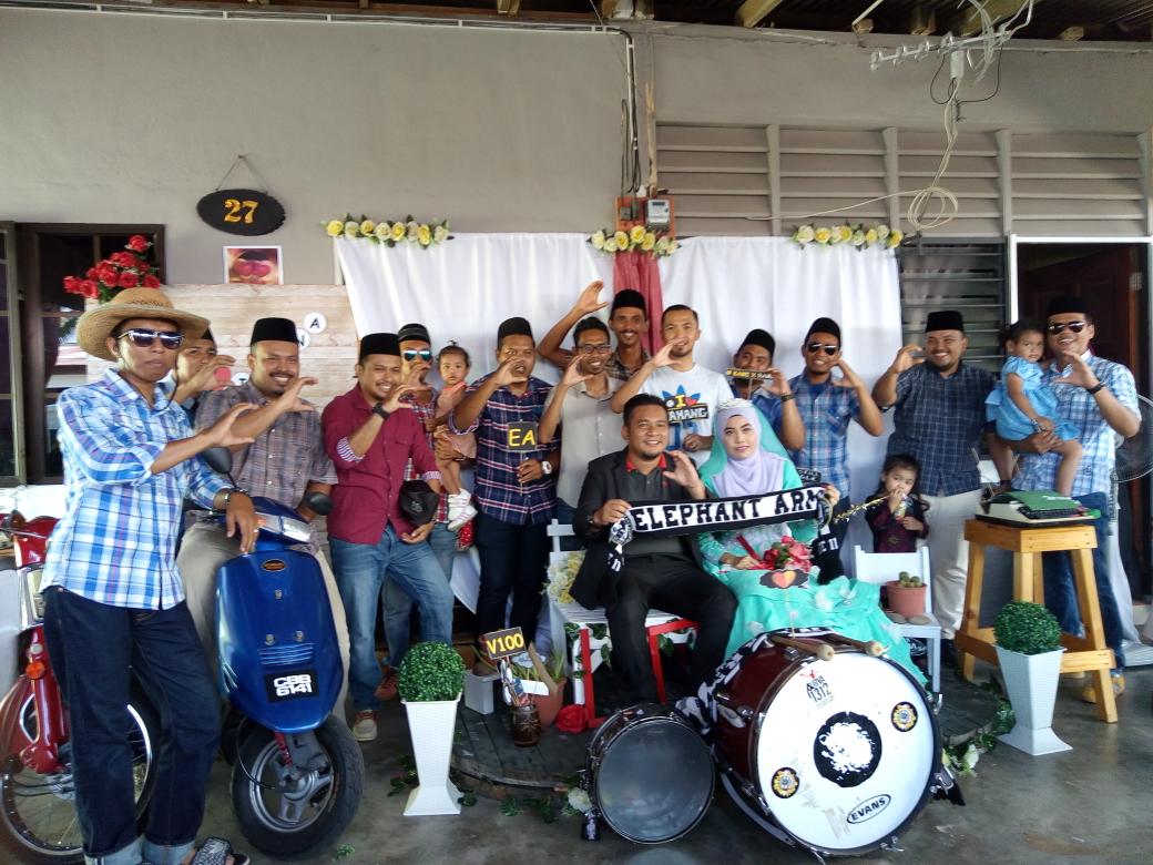 AydinkewII's tweet photo. sekitar maljis kenduri jemput menantu.. tahniah fesal n azreena semoga kekal smpai ke jannah
#ootd #komrad #elephantarmy #platC #oraPaha https://t.co/0HsBao4JLs