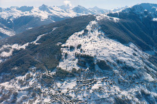 preyetveysonnaz's tweet photo. Ski #veysonnaz and the Swiss #4valleys. New ski lifts and excellent skiing for a perfect holiday! https://t.co/pL76b0y4vz