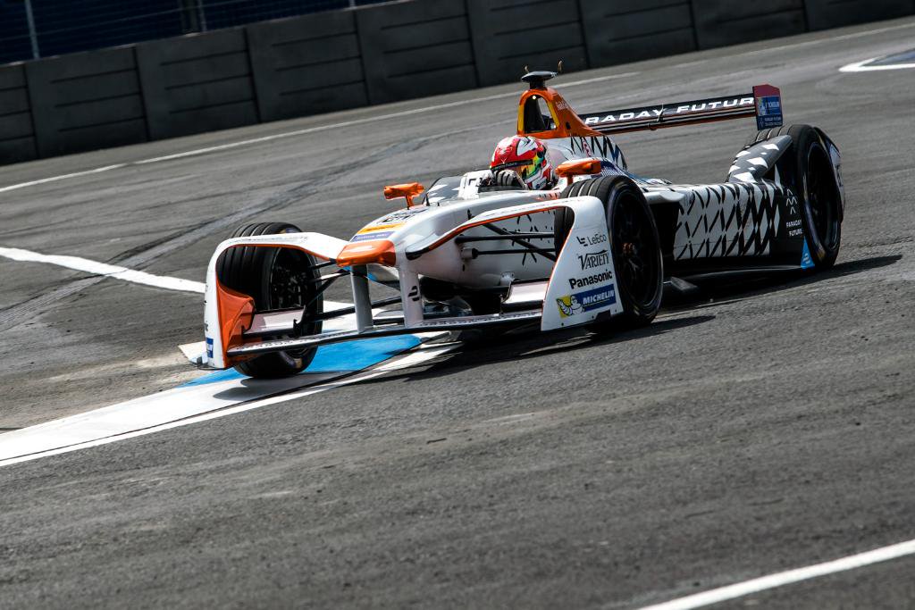 FormulersE's tweet photo. Si os gusta la Fórmula E tenéis que seguir SIN FALTA a @oficialspina y @queleccom, ¡No os arrepentiréis! #FormulersE https://t.co/PUoY5M1eiB