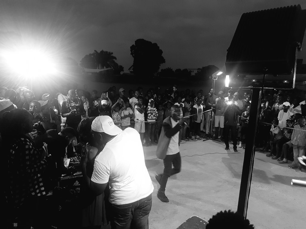 242Urban's tweet photo. Ça se passe au #ToplaOneFive pour le #BSTour... #BST2017 #Urban242 https://t.co/RuXRsTJ0jq