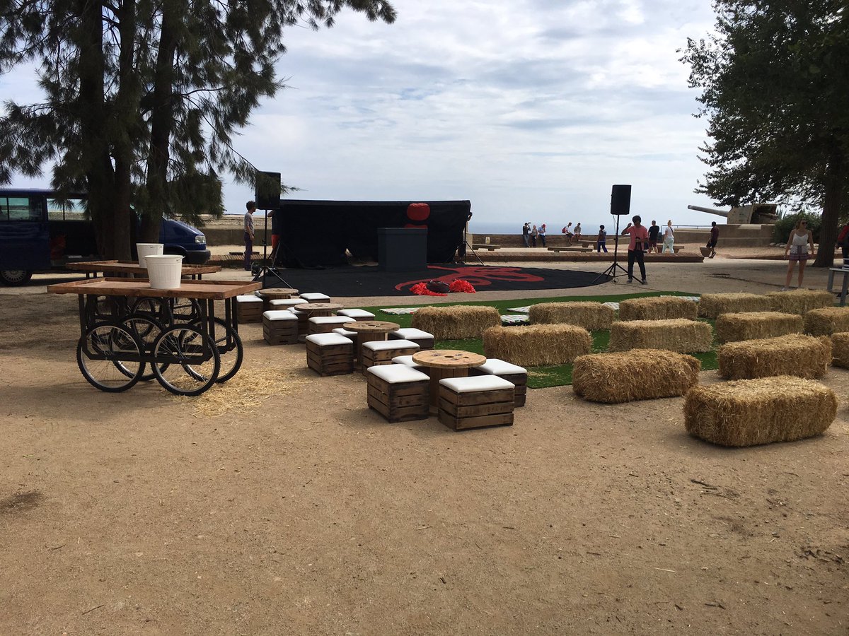 paletsdelujo's tweet photo. Nuevo evento en #castelldemontjuic con @barcelona_cat @MercatsBCN @bcncarpas #eventossostenibles #barcelona #decoracioneventos https://t.co/PZ40S3aB5E