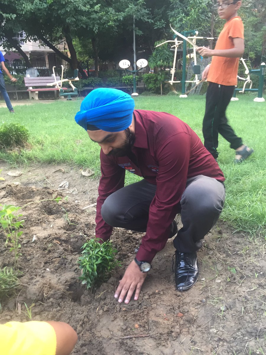 LiveforOthers7's tweet image. Trees r the most crucial component of our ecosystem,we must plant trees on every special occassions

Happy Birthday #JasdeepSingh 🎂

#SLvIND