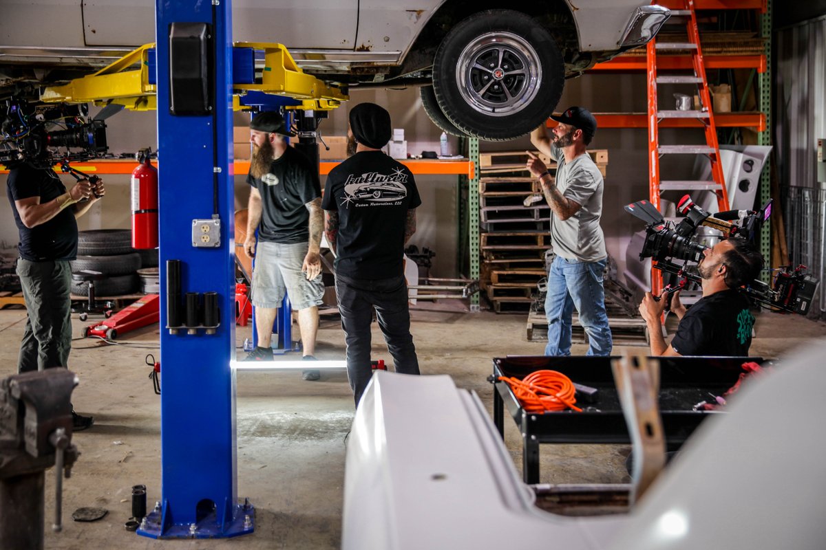 coolfirestudios's tweet photo. Tune in Monday to see these average Joes turn old cars into brand-new beauties! #GearDogs on @Discovery at 10/9c. https://t.co/WFo1YeS5WK