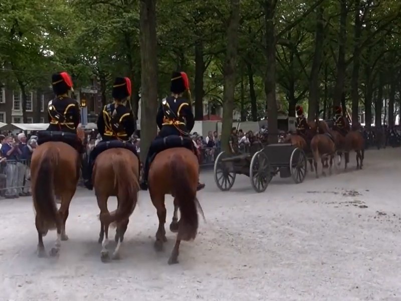 Het paard is onmisbaar voor het leger. De 43e Gemechaniseerde Brigade demonstreert waarom. bit.ly/2vy1k5L #horseevent #mustsee