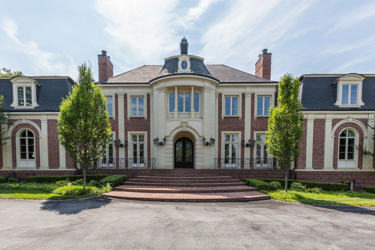 longandfoster's tweet photo. Check out the #DCDesignHouse (listed w/ @ftalout) before it's renovated: https://t.co/66uhsYCUmG via @DCRefined https://t.co/xEm5pQ76oS