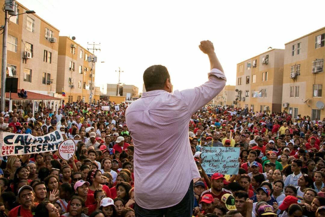 taniapsuv's tweet photo. Somos alegría, somos mayoría! Las calles de Venezuela son para el debate, la Paz y para la Victoria #FalconResteaoConVictorClark https://t.co/rElkovw5zU