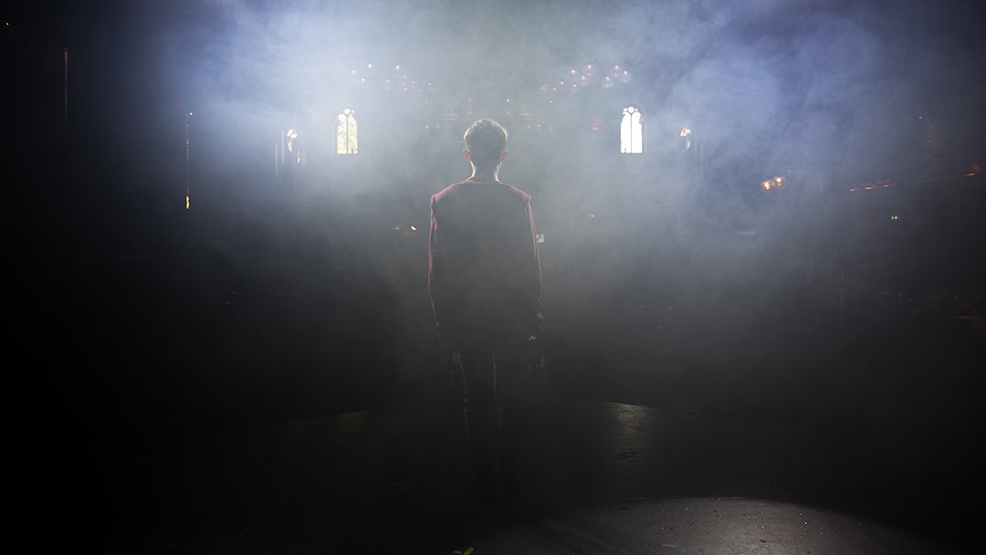 DrawnInPen's tweet photo. Pierce on set at The Empire to film a #showreel for @FemmesThe #thefemmes #vintageinspired #singers #bts #drawninpen #theEmpire #dipp #set https://t.co/zBMOMCWHHr