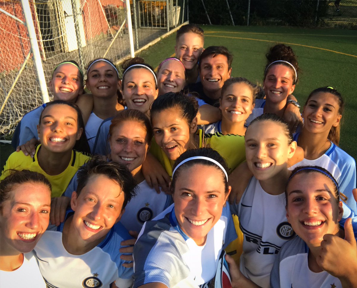 ReginaBaresi's tweet image. I derby si vincono! 💙🖤 Milan Ladies-Inter Femminile 1-2 ⚽️⚽️ #amale #vamoschicas #interfemminile #vittoria #JZ4 #tutticonnoi #derby