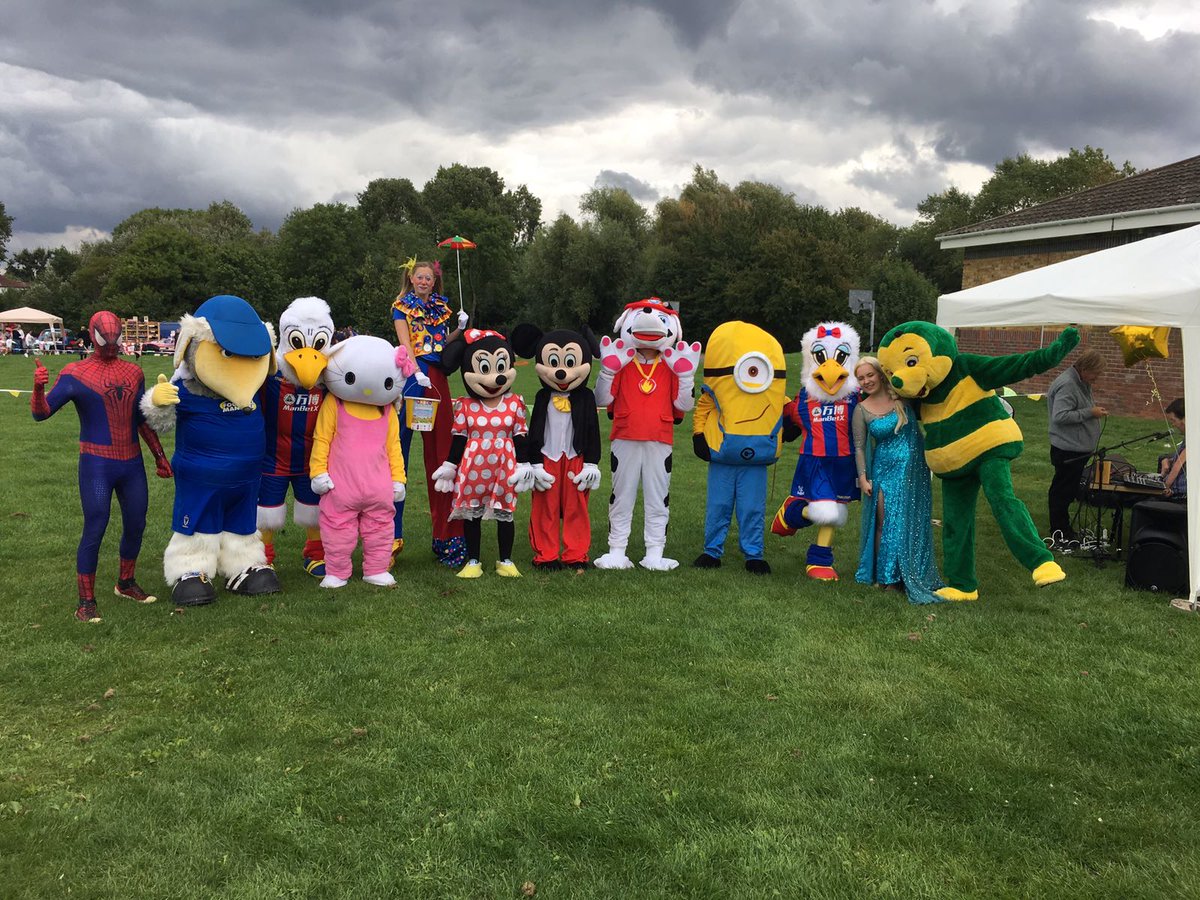 Ewell_family_funday tweet media