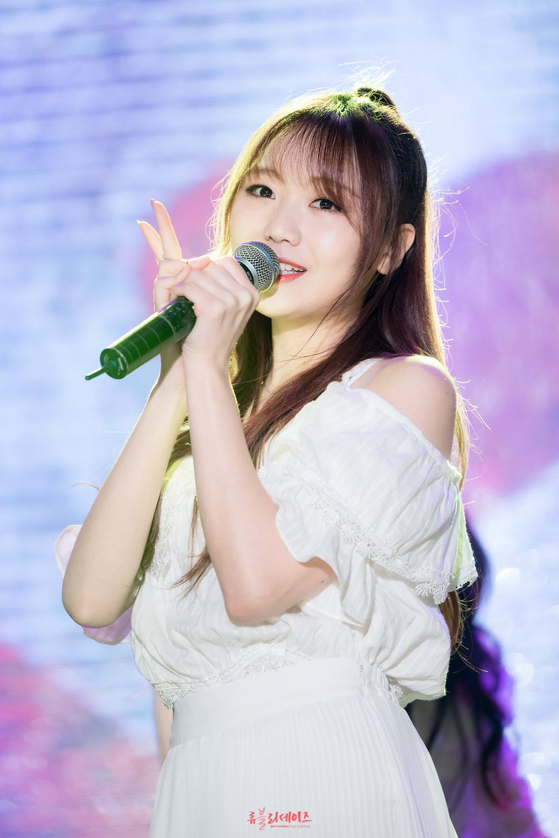 1700901 직지 음악회
#러블리즈 #Lovelyz #1위그룹
#류수정 #수정 #Sujeong #スジョン
#류블리
#Alwayz

어디선가 가을 향기가 풍겨오기 시작하네요❤️