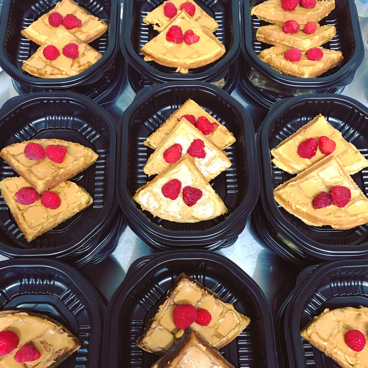 macroktchn's tweet photo. I (vanilla protein waffles &amp; peanut butter) You! https://t.co/SUleD1Frib