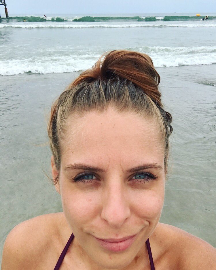 IrinaBurke2's tweet photo. Back at it today 🤙🏼 #NKFSURF https://t.co/0J290yLGff