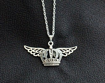 deansthoughts_'s tweet photo. YOUR LAST CHANCE!!
#SwanQueen necklace for the TV show #OnceUponATime 

FOLLOW me(need to message the winner) and RT to win! https://t.co/Dv3MMyBjLi