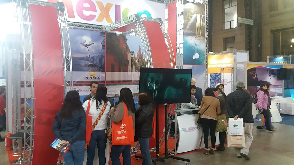 pedrocastelan's tweet photo. Seguimos en la Feria #VyVA en #SantiagodeChile promocionando nuestro #IxtapaZihuatanejo #AlianzadelPacifico @erescalona11 @VisitIZ https://t.co/SitYHQcpvl