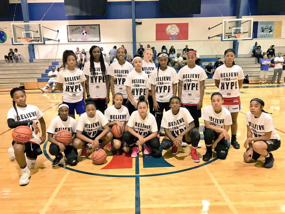 PassThaBall's tweet photo. The yung bulls of the #i45Shootout! https://t.co/ZUlNTlseCo
