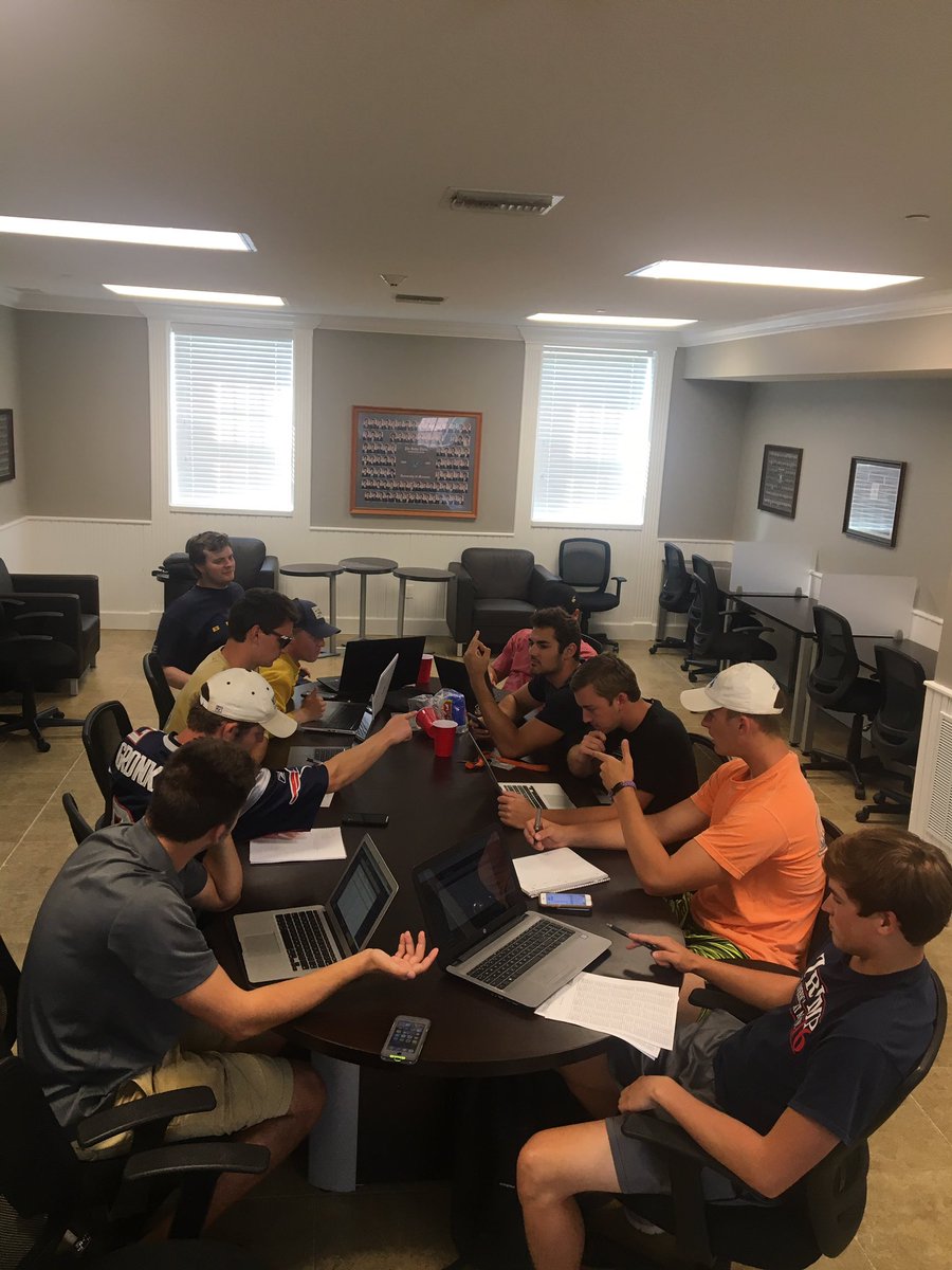 OfficialFFL's tweet photo. Back in action! The 2017-2018 FFL Draft is officially in the books. Best of luck to all the teams competing this year https://t.co/og7qpHopyW