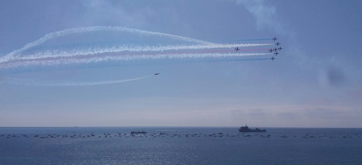 JadeWyllie3's tweet photo. @RAFRed1 @RAFRed2 @RAFRed3 @RAFRed4 @RAFRed5 @RAFSynchro1 @RAFRed7 @RAFRed8 @RAFRedArrows9 
@BmthAirFest on Saturday: ) https://t.co/s1MJMpDbn0