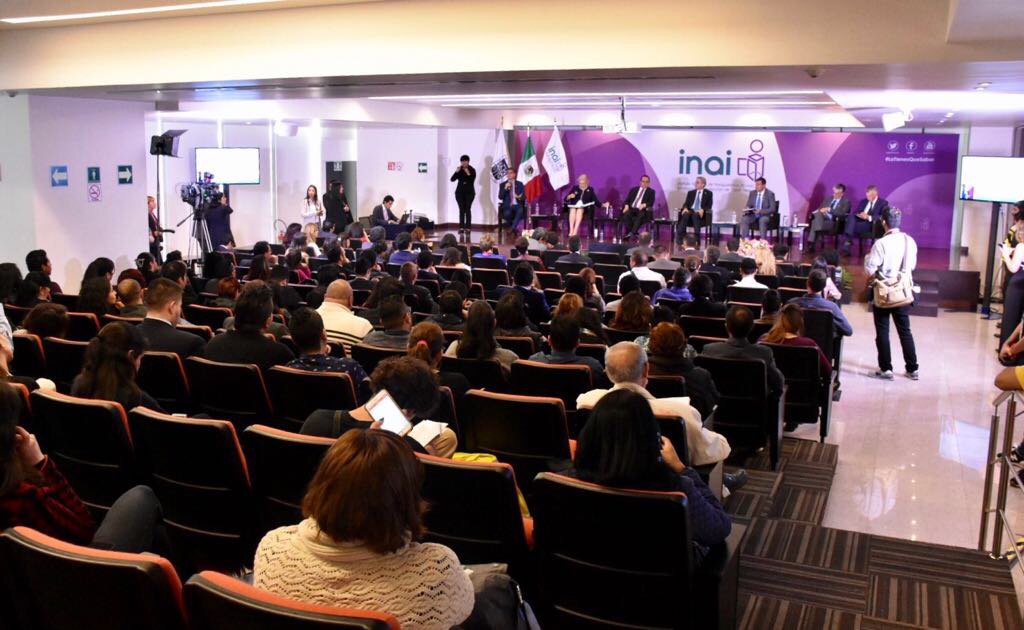 SEBIEN_cdmx's tweet photo. #AcciónSemanalCDMX El 1er lugar #IDES2017 acredita que tenemos la capacidad de implementar una política social transparente y participativa https://t.co/DXf6SbroOb