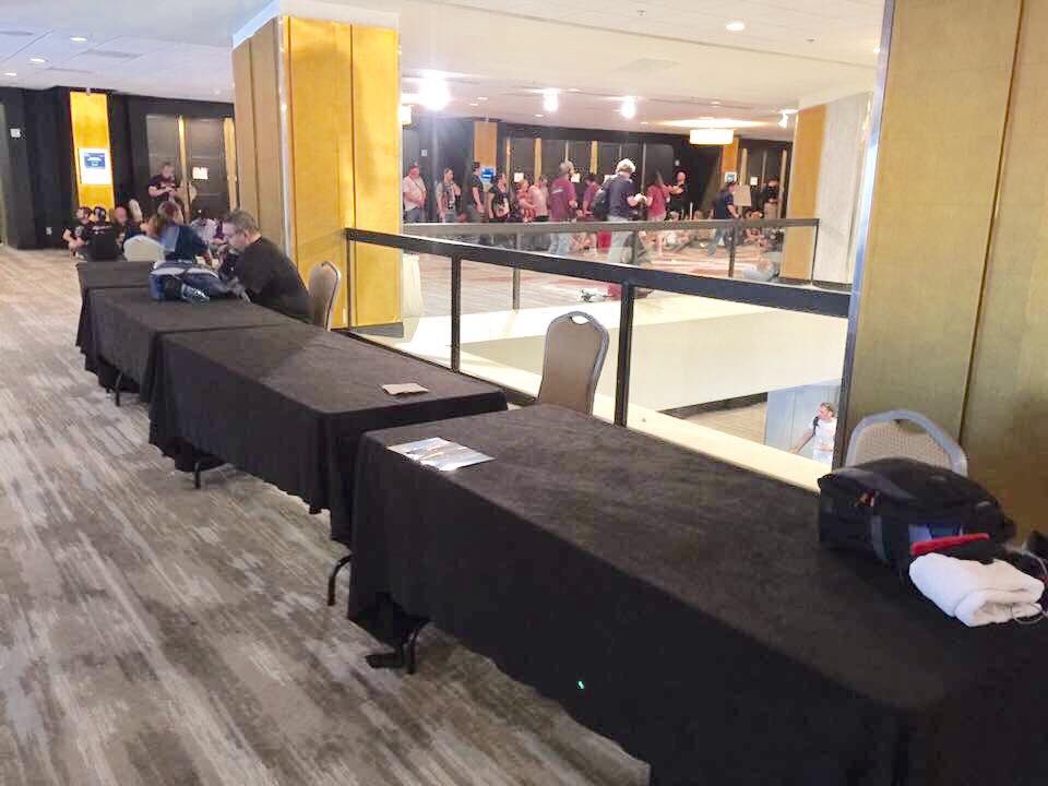 AxaMonitor's tweet photo. Confirmed: #Axanar "fan table" selling merch using @TonyTodd54's image is gone from @DragonCon. Photo taken today at Atlanta Hilton: https://t.co/QLxI6QuDMM