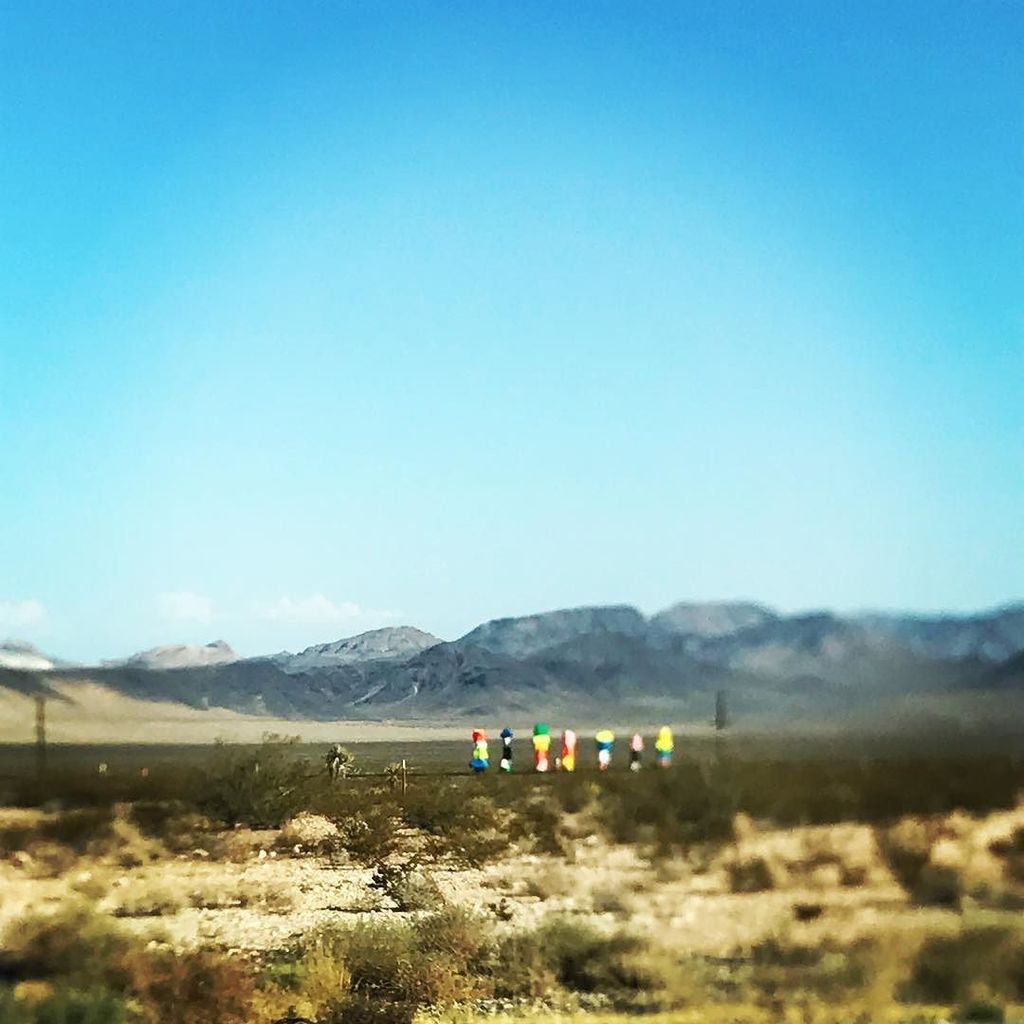 mgcordero's tweet photo. Cuestión de perspectiva, en mitad de la nada a 44 grados.
#roadtrip #burningmans #burners #friends #california #ne… https://t.co/rn3RmVEkmt https://t.co/gmAbu5NuTr