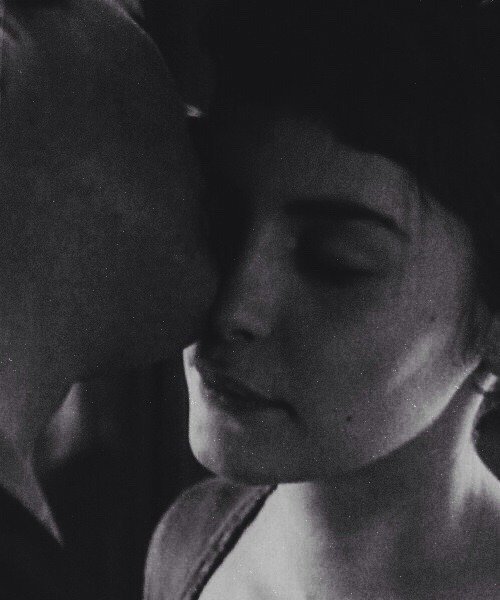 TheCinesthetic's tweet photo. Amélie (Jean-Pierre Jeunet, 2001) https://t.co/0NrHdsA4Fd