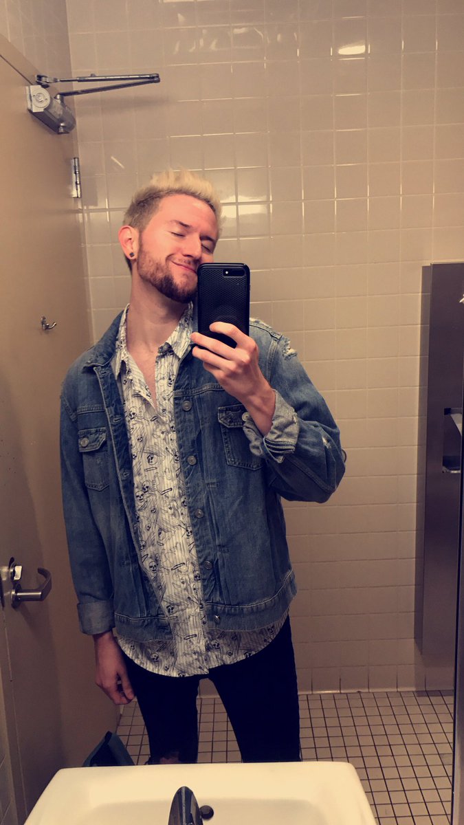 RickyPDillon's tweet photo. Meet and greet time!! https://t.co/imbLMg22S0