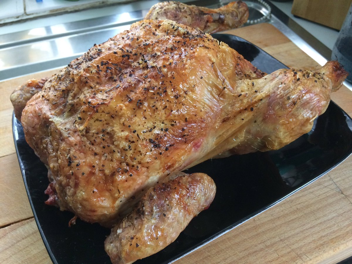 philthecool's tweet photo. Before and after...
I can officially confirm that #Porgs do indeed taste like chicken! #StarWars #TheLastJedi #ForceFriday #FOTForceFriday 🐔 https://t.co/guRGotzV1F