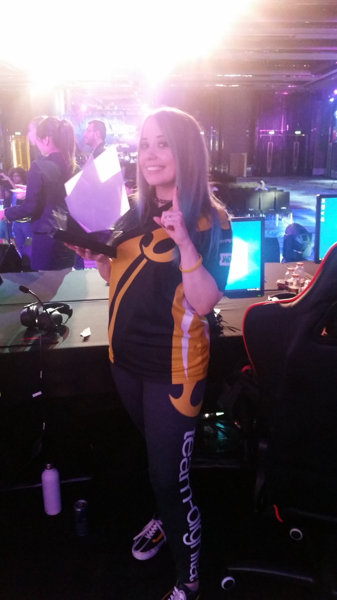 EMUHLEET's tweet photo. AND WE ARE THR CHAMPIONS OF the first ever Girl Gamer Festival Macau!!! @TeamDignitas https://t.co/Ywj2m4chGO