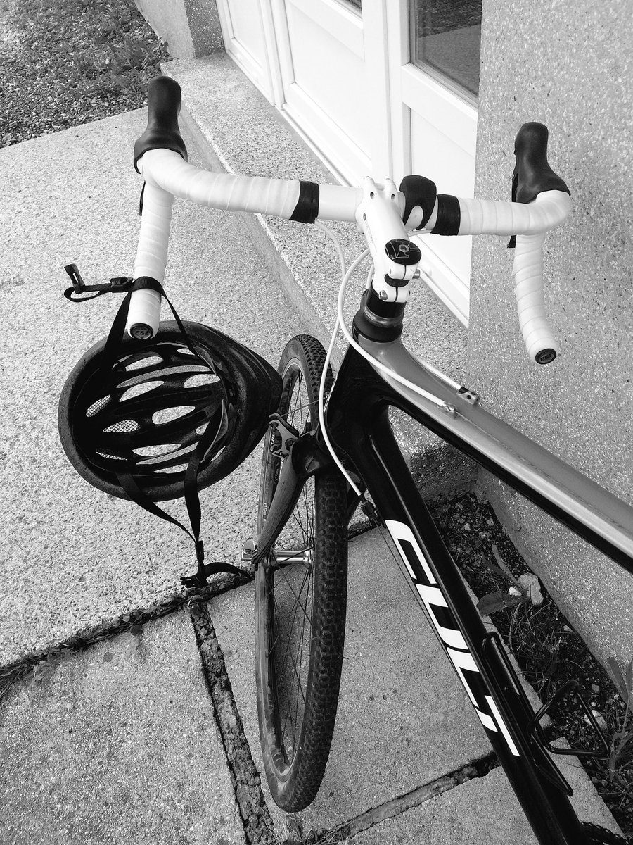 SloClimbing's tweet photo. What a great weekend. Finally fully motivated for climbing but could squiz cycling into tight schedule and unpredictable weather. https://t.co/uGOWl0i1R4