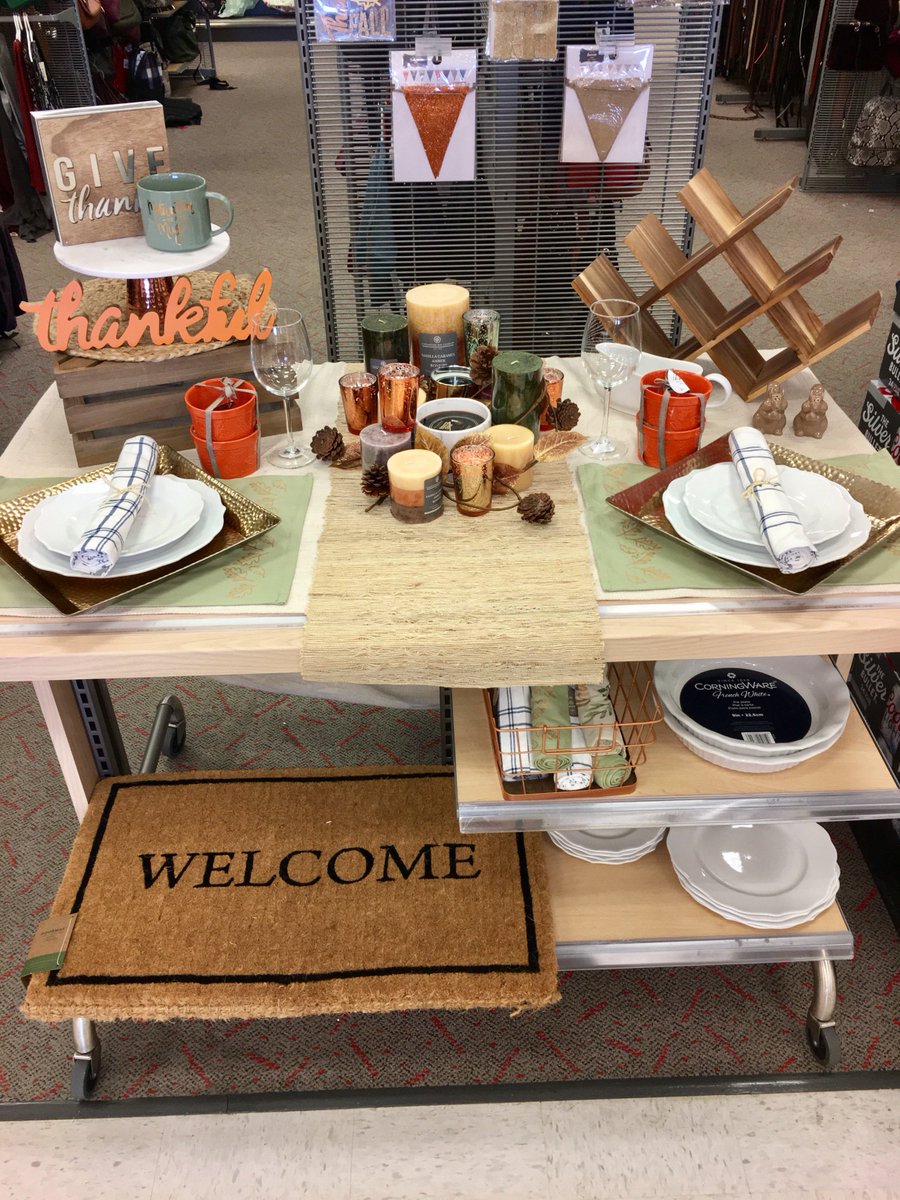 T2346vml's tweet photo. Fall cannot come soon enough here at T2346! Never too early to start decorating your table setting for Autumn🍁🍂 @OswaldDebbie #T2346 #vmtl https://t.co/DqAqGF7Sut