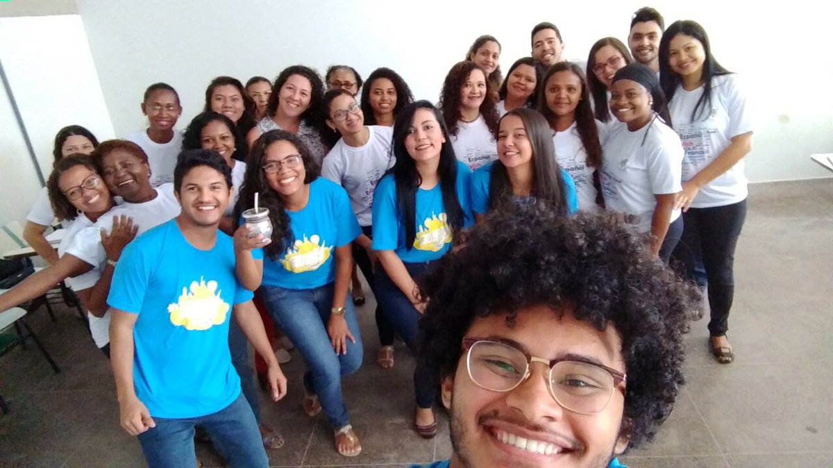 fabianamoura's tweet photo. Cidadãos do Mundo palestram sobre a experiência em Córdoba 🇦🇷 no Centro de Línguas e Cultura do MA, na UFMA #cdm2 @FlavioDino @davitelles https://t.co/GITKk93g0B