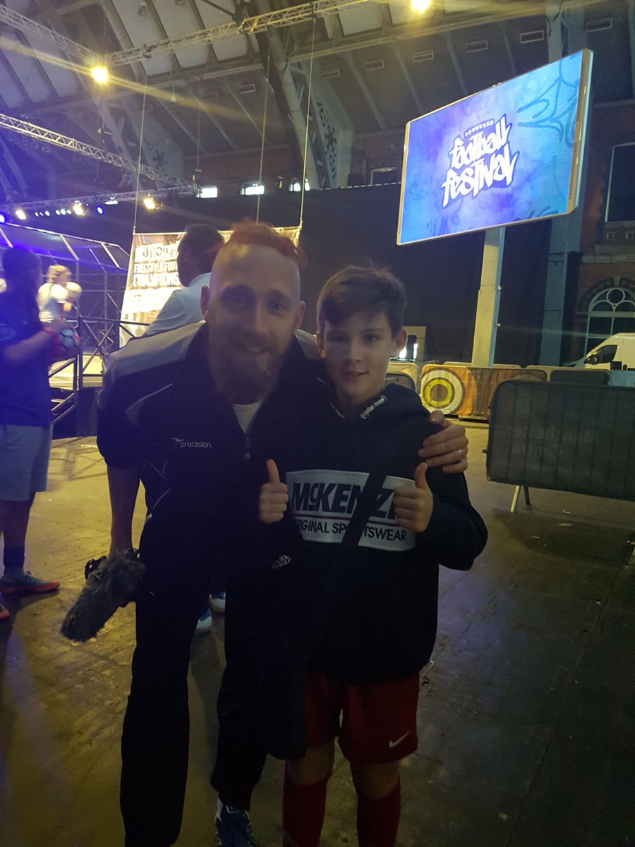 pinkypoo0's tweet photo. @SoccerexFF my son thoroughly enjoyed today thank you to ALL the players it made his #sunmerholidays he is now hooked to learning #freestyle https://t.co/GVvXdOqthG