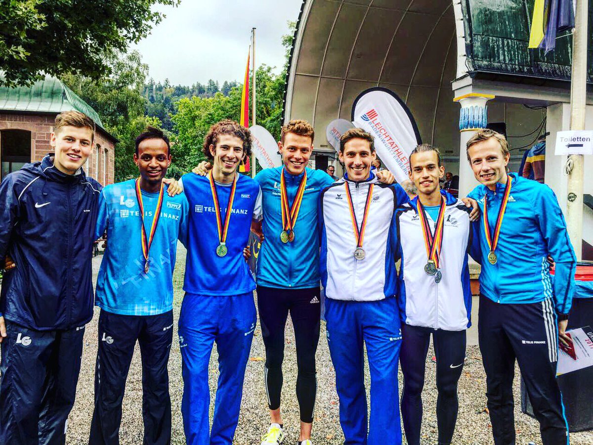 LGTelisFinanz's tweet photo. Deutsche Meister, meine Damen und Herren! 😉🏆✌️
___
#OneTeam #TeamGoals #BlaueMacht https://t.co/7pKD9tF4lU