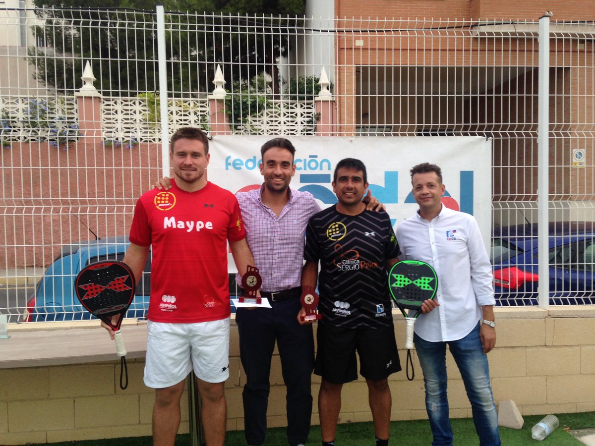 Ganan el AREA CLUB PADEL Alicante <a href="/gomariz_julian/">Julian Gomariz</a> y <a href="/javitingOFICIAL/">javier palasí lozano</a> 6/4 6/4 a <a href="/NachoGonzlez/">Nacho González</a> y C.Cuenca.