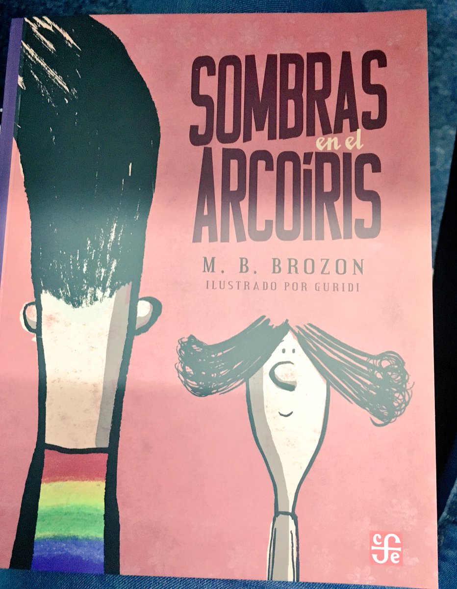 gabrieladiazen_'s tweet photo. A Emma nunca le faltaran libros y aventuras. La #FUL30 comenzó su biblioteca... https://t.co/oSwR6PXuTD
