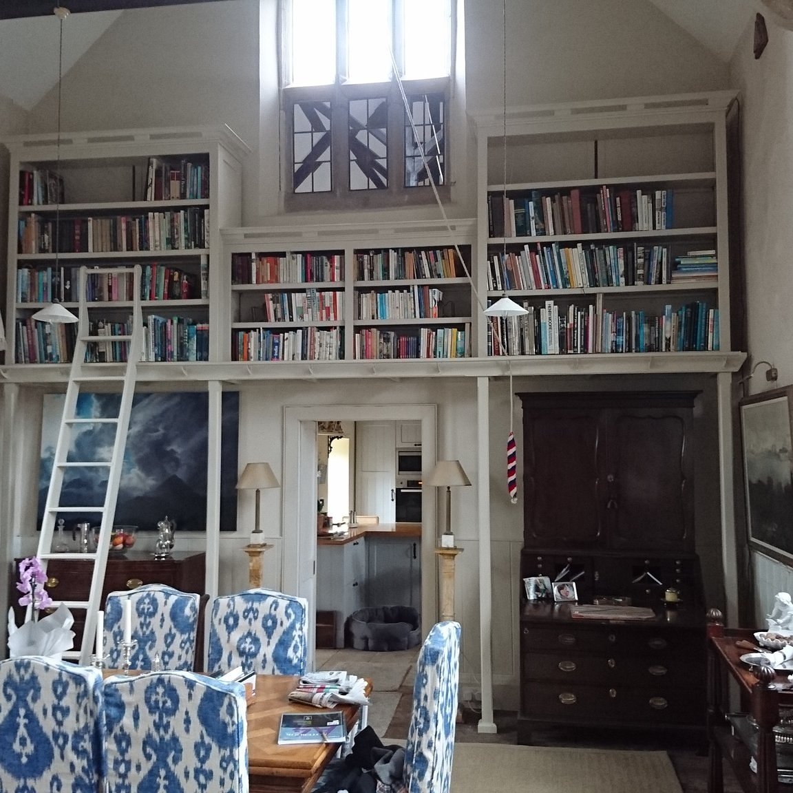 somersetlurcher's tweet photo. Sunday afternoon, sorting photos. Library wall and ladder. https://t.co/Cud5XK40TN #bespokefurniture #libraryladder #library https://t.co/d9UfiVpZYc